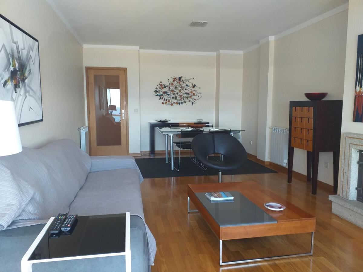 H2Oporto Beachfront Apartment Вила-Нова-ди-Гая Экстерьер фото