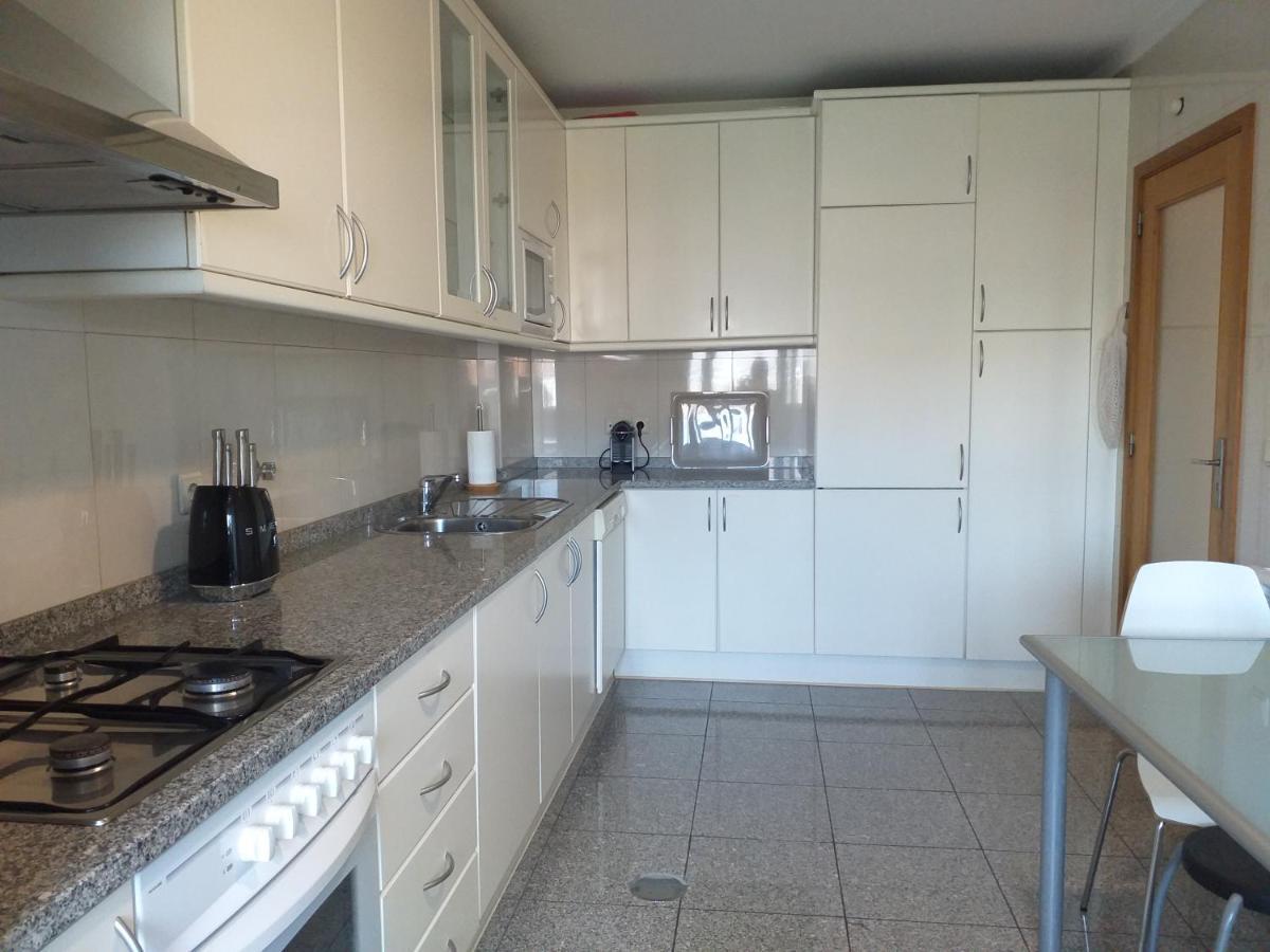 H2Oporto Beachfront Apartment Вила-Нова-ди-Гая Экстерьер фото