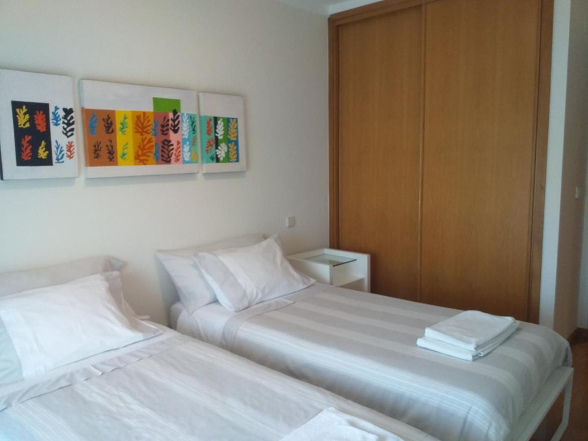 H2Oporto Beachfront Apartment Вила-Нова-ди-Гая Экстерьер фото