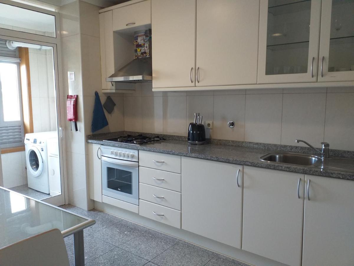 H2Oporto Beachfront Apartment Вила-Нова-ди-Гая Экстерьер фото
