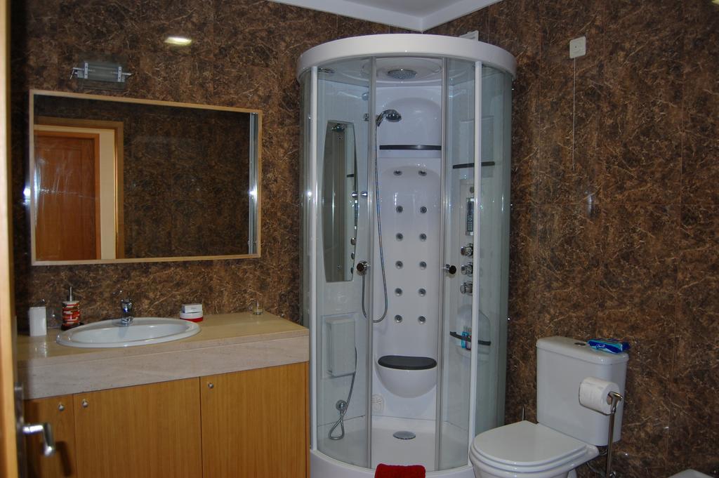 H2Oporto Beachfront Apartment Вила-Нова-ди-Гая Экстерьер фото