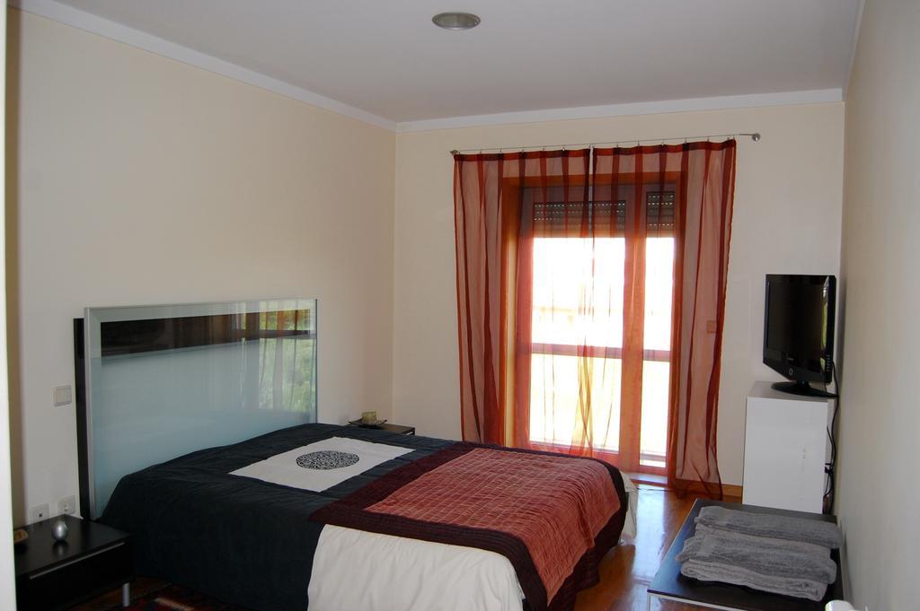 H2Oporto Beachfront Apartment Вила-Нова-ди-Гая Экстерьер фото